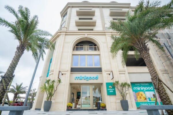 mat-truoc-can-lien-ke-shophouse-6,5-tang-regal-legend-quang-binh-otm1-otm2