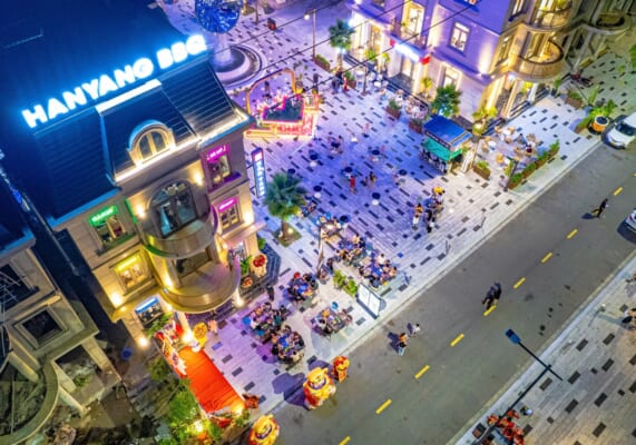 tien-ich-nha-hang-lau-nuong-han-yang-han-quoc-thuoc-regal-legend-quang-binh