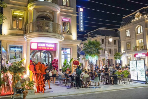 tien-ich-nha-hang-lau-nuong-han-yang-han-quoc-thuoc-regal-legend-quang-binh